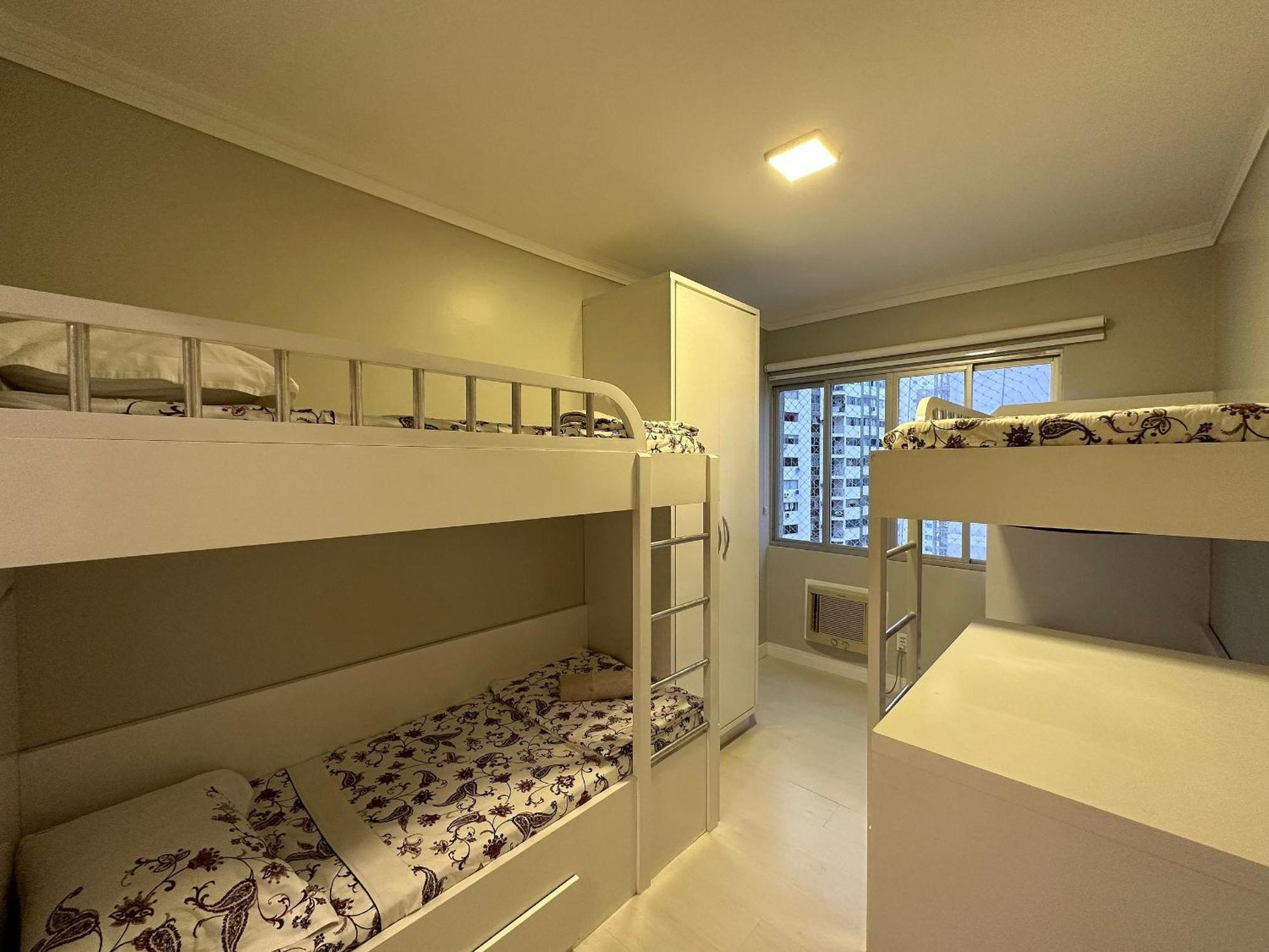 Apartamento Po01- Reformado| 2 Quartos| Tela Protecao| Garagem Balneário Camboriú